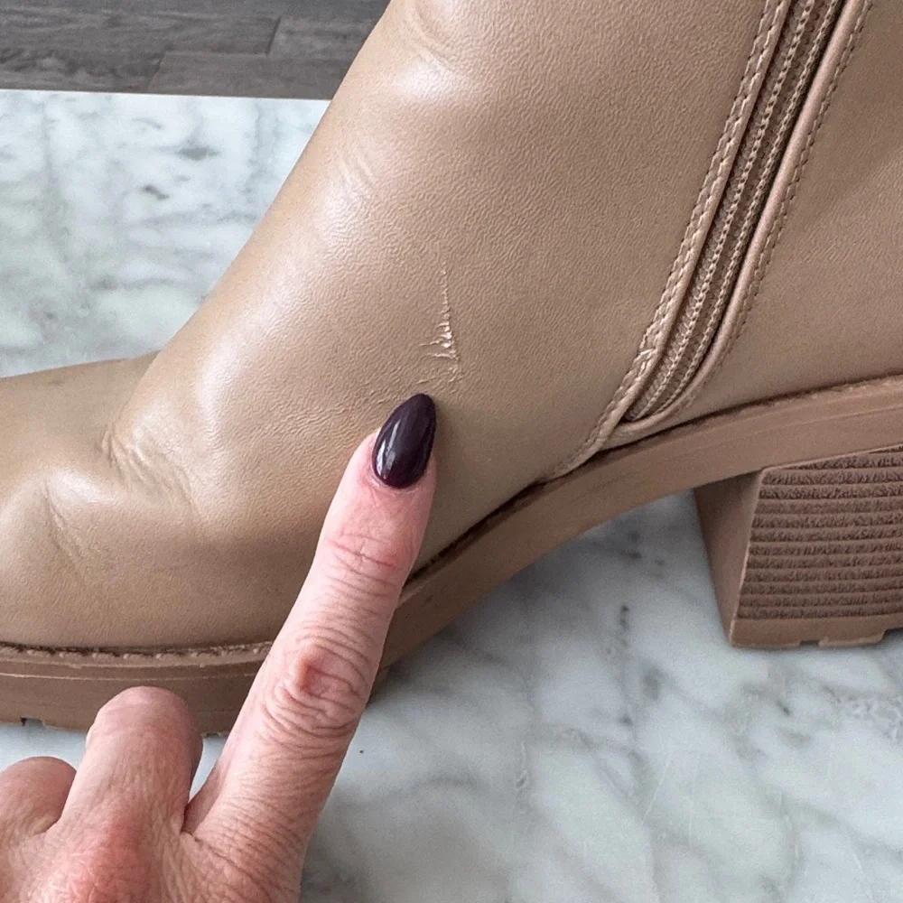 🌼NEW YORK & COMPANY🌼 Tan Alex Booties, Size 9